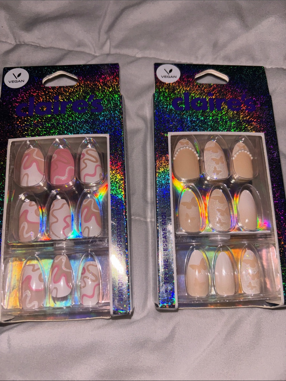 Claire’s 24 Nails Oval Shape Designed-Glue Included(Brand New)
